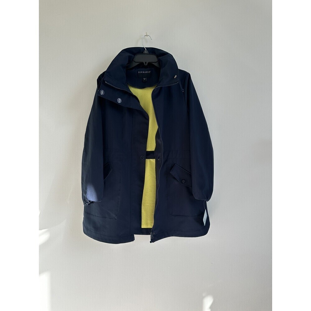 BERNARDO Hooded Raincoat In Navy Yellow Size M